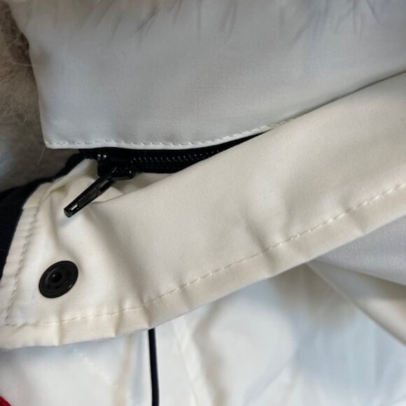 Canada Goose Shelburne Parka - Picture 9 of 16